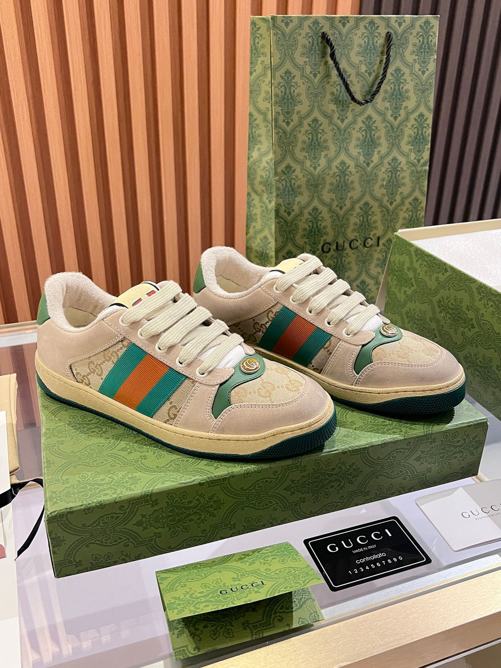 Gucci – Gradient Wordmark Pattern - Pre owned