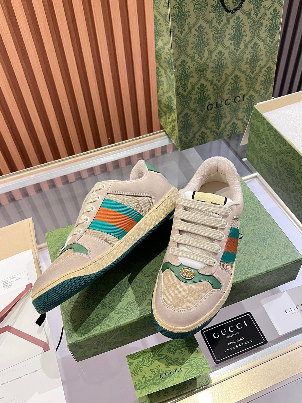 Gucci – Gradient Wordmark Pattern - Pre owned