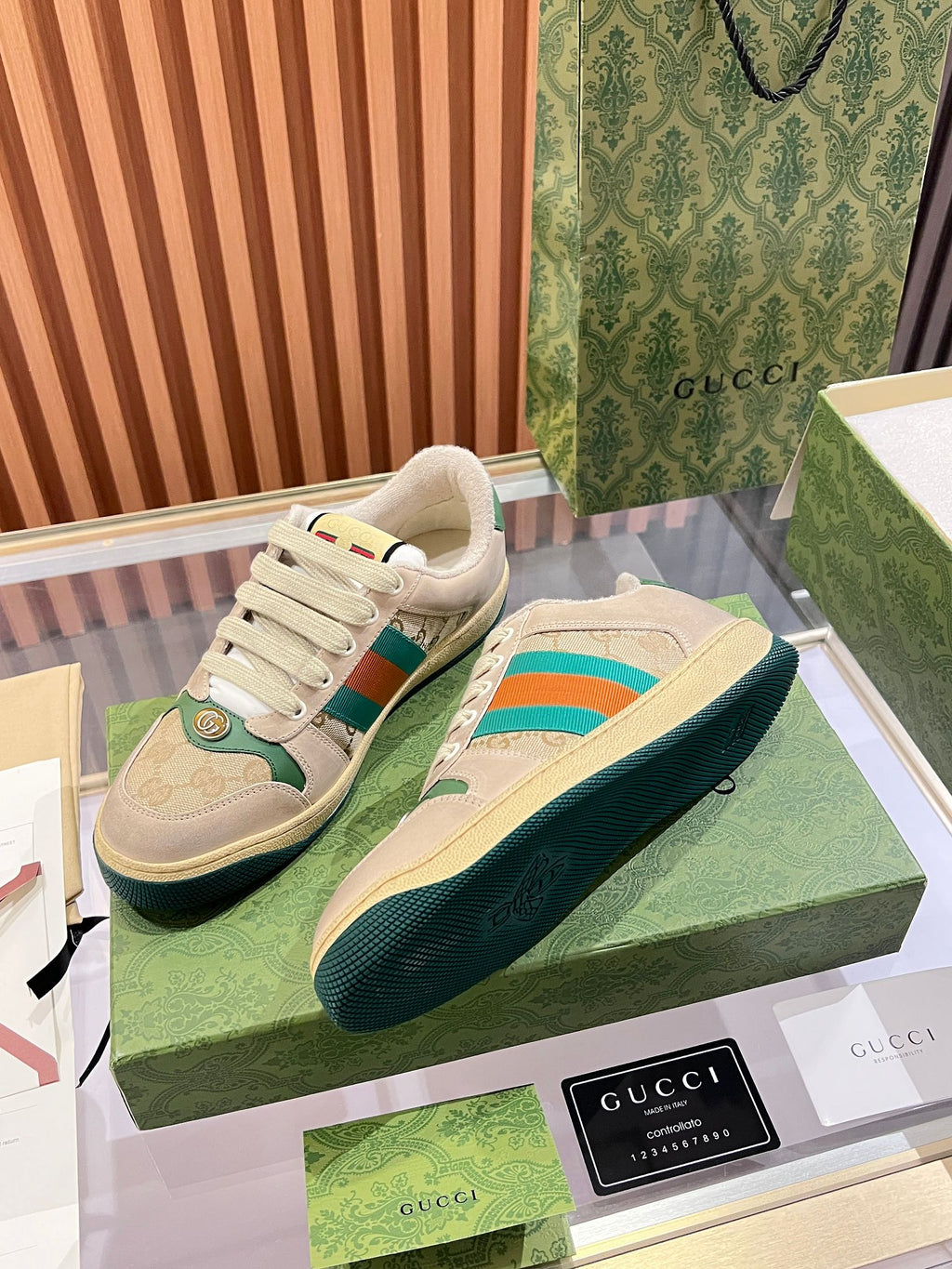 Gucci – Gradient Wordmark Pattern - Pre owned