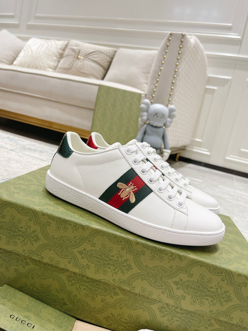 Gucci – Classic Repeat Logo Stack - Pre Owned