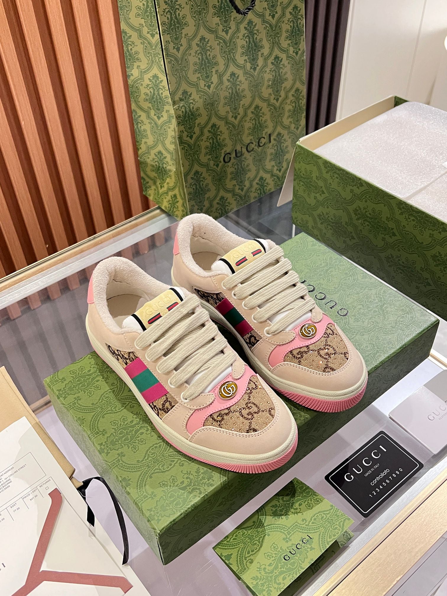 Gucci Distressed sneakers - Pre owned