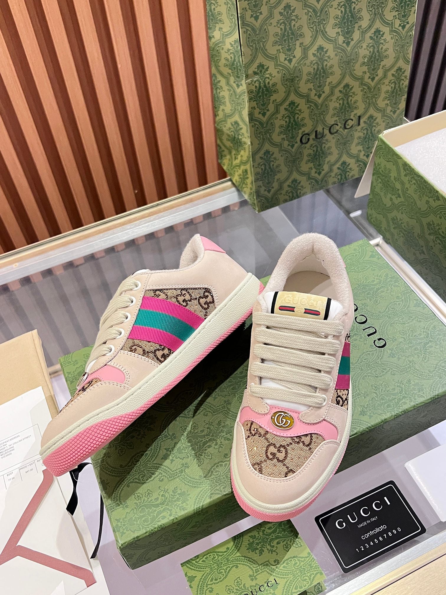 Gucci Distressed sneakers - Pre owned