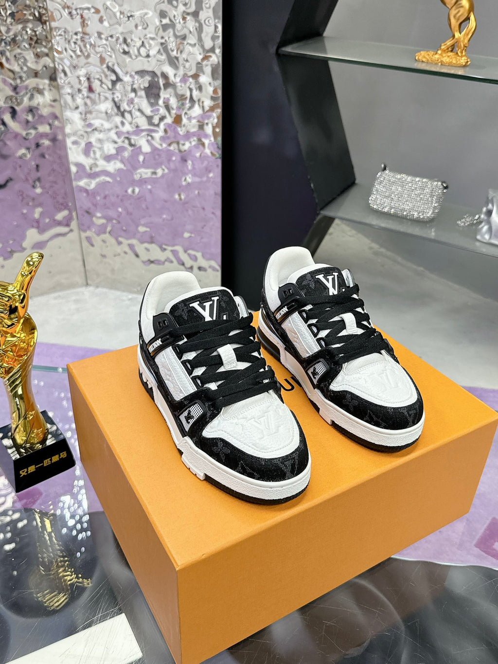 Louis Vuitton Trainer Low-Top Sneaker - Pre owned