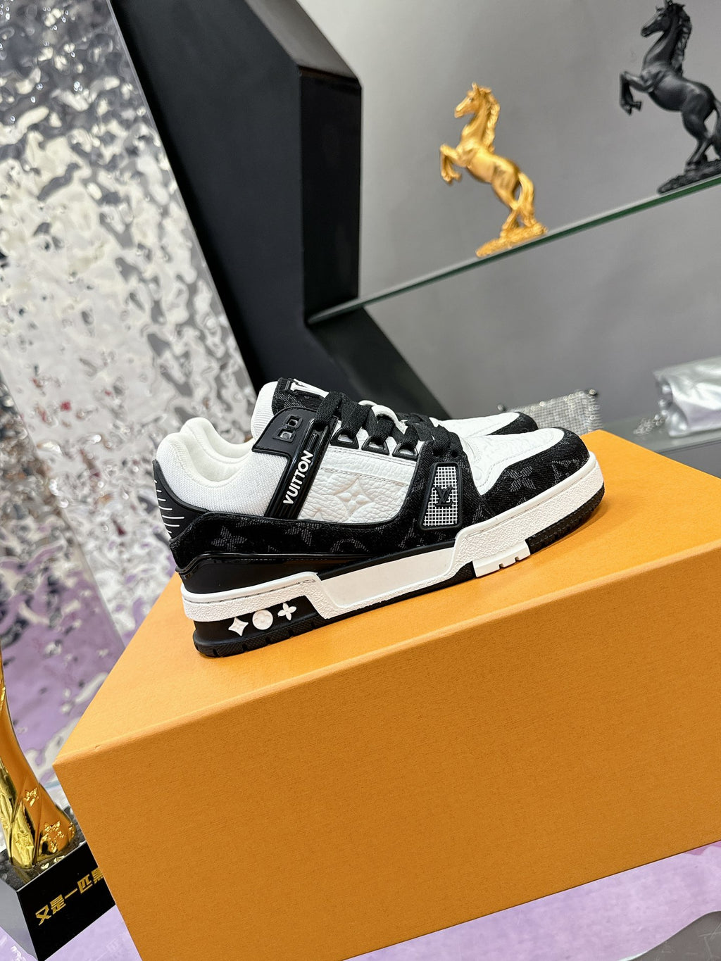 Louis Vuitton Trainer Low-Top Sneaker - Pre owned