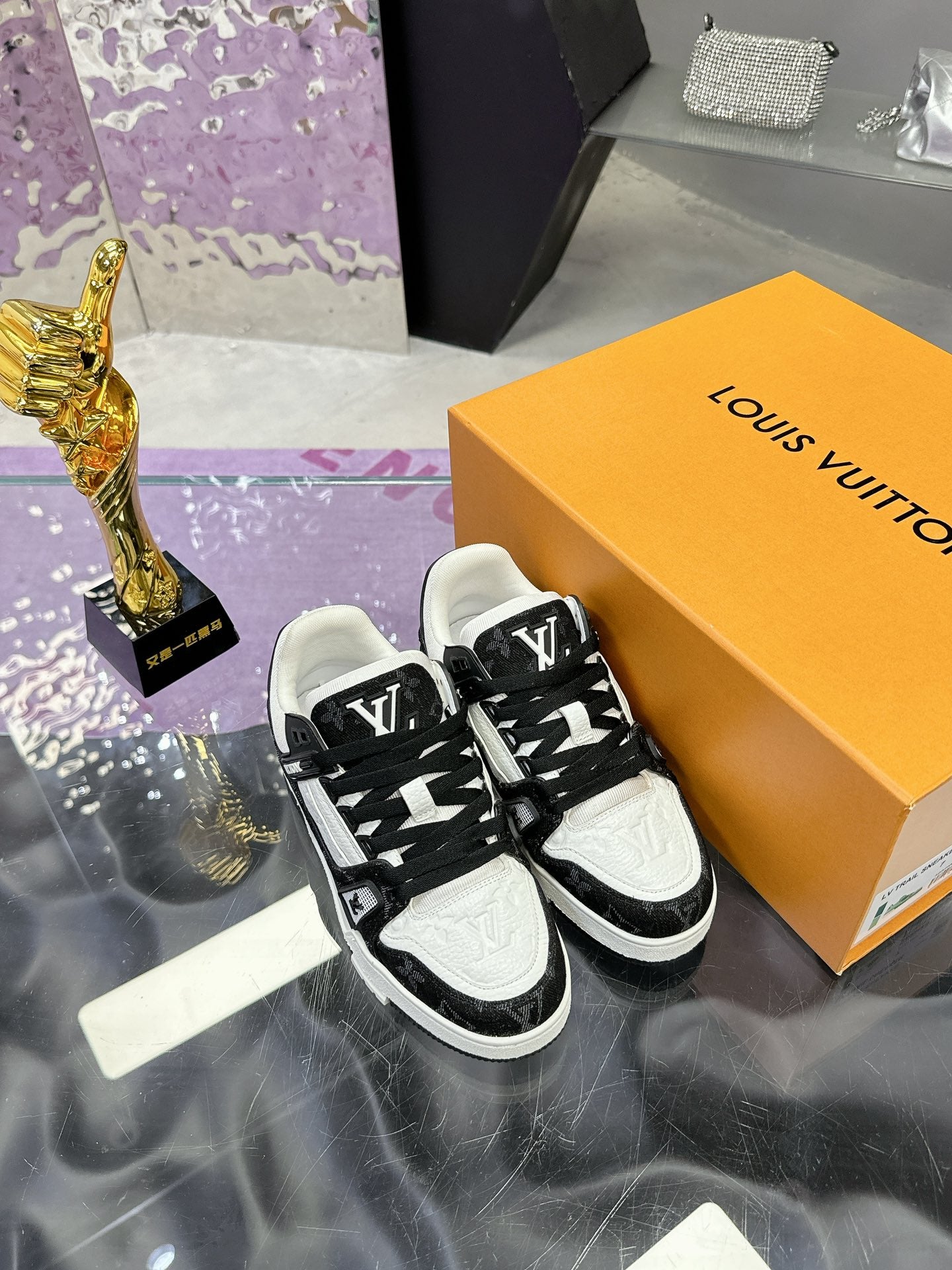 Louis Vuitton Trainer Low-Top Sneaker - Pre owned