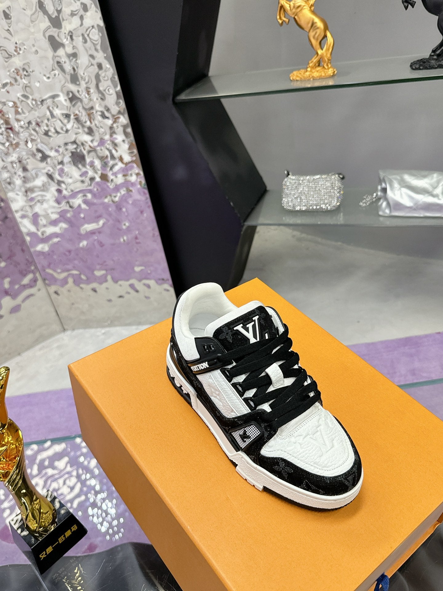 Louis Vuitton Trainer Low-Top Sneaker - Pre owned