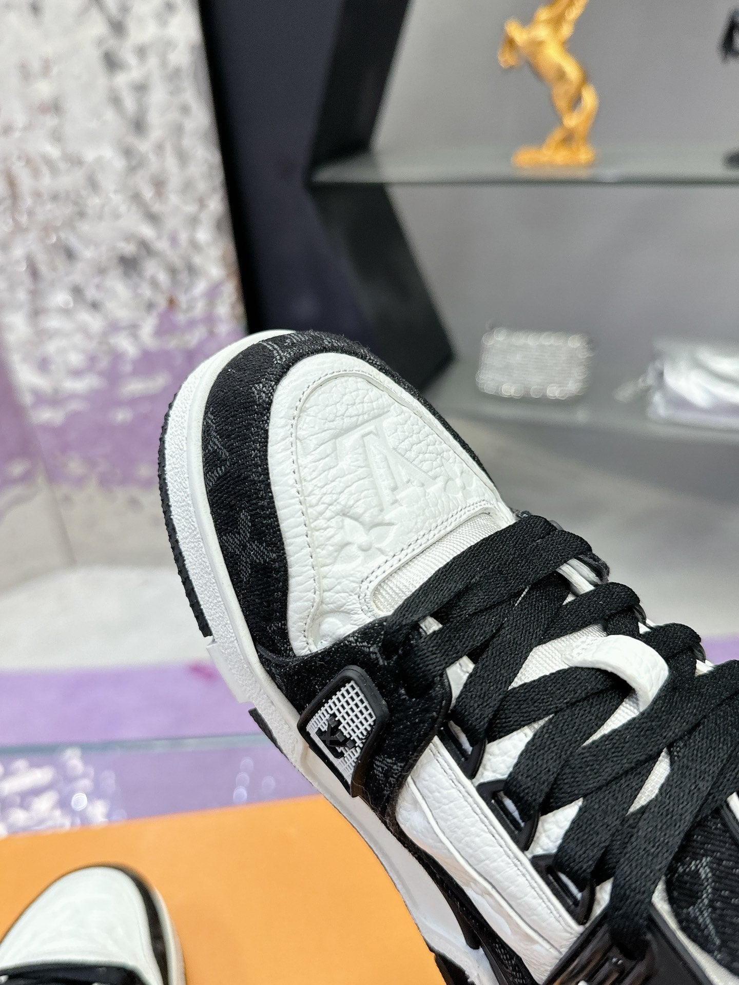 Louis Vuitton Trainer Low-Top Sneaker - Pre owned