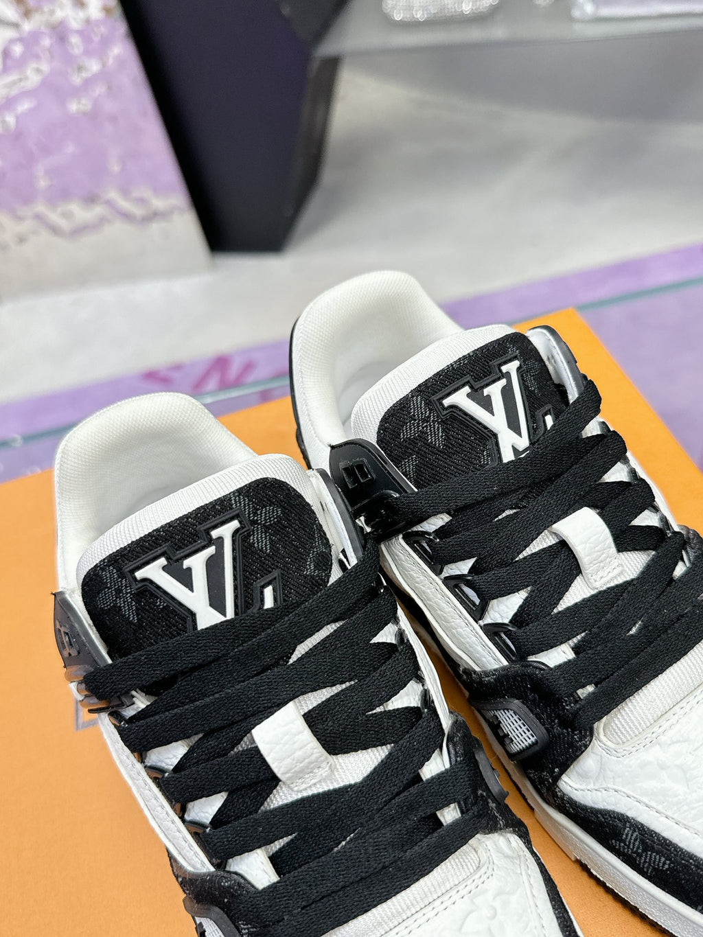 Louis Vuitton Trainer Low-Top Sneaker - Pre owned